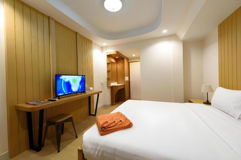 P.72 Hotel Паттайя Экстерьер фото