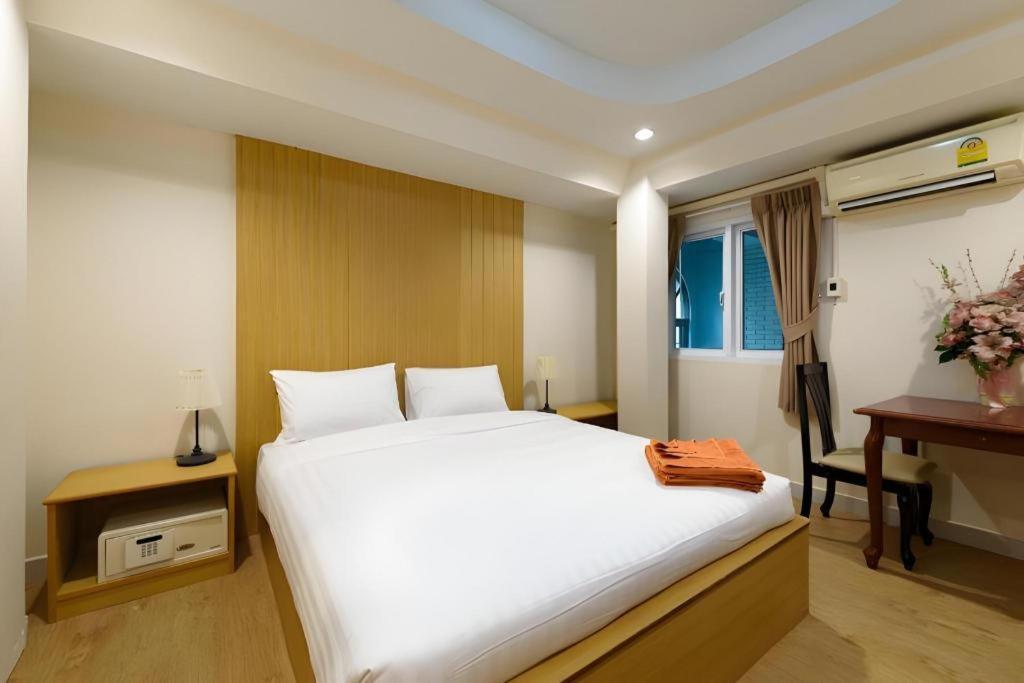 P.72 Hotel Паттайя Экстерьер фото