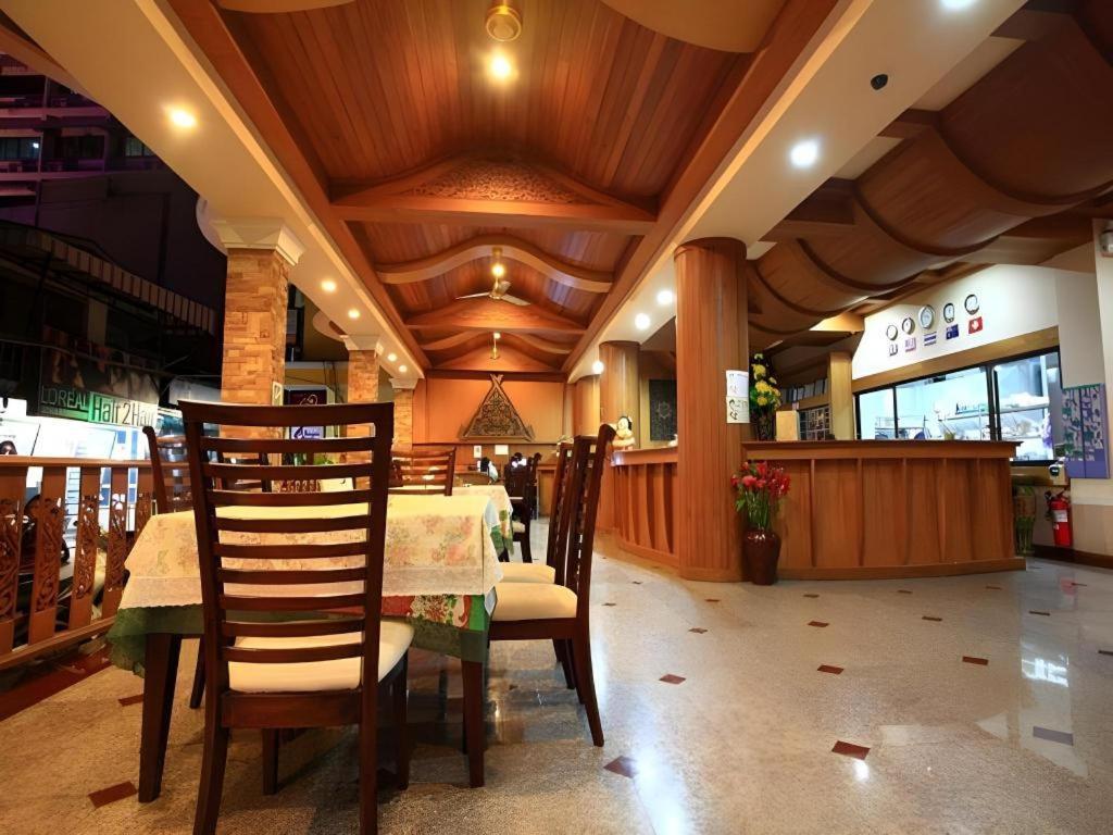 P.72 Hotel Паттайя Экстерьер фото