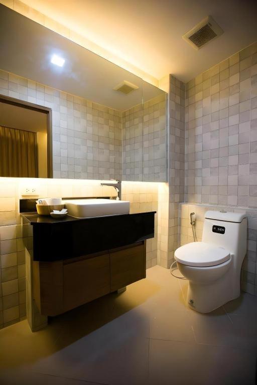 P.72 Hotel Паттайя Экстерьер фото