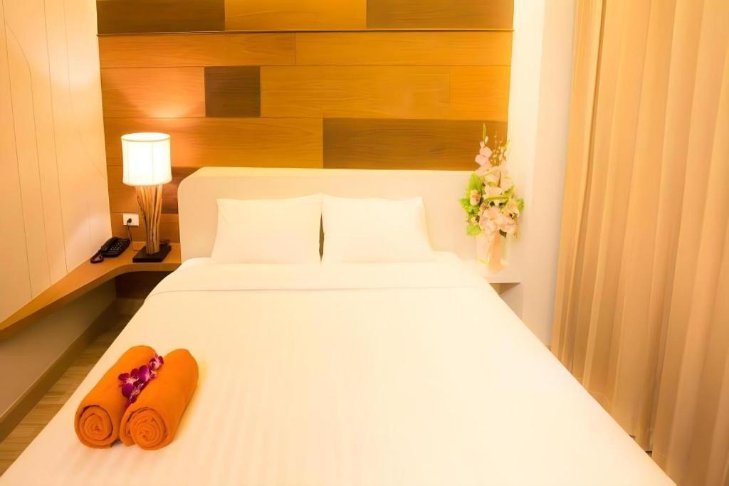 P.72 Hotel Паттайя Экстерьер фото