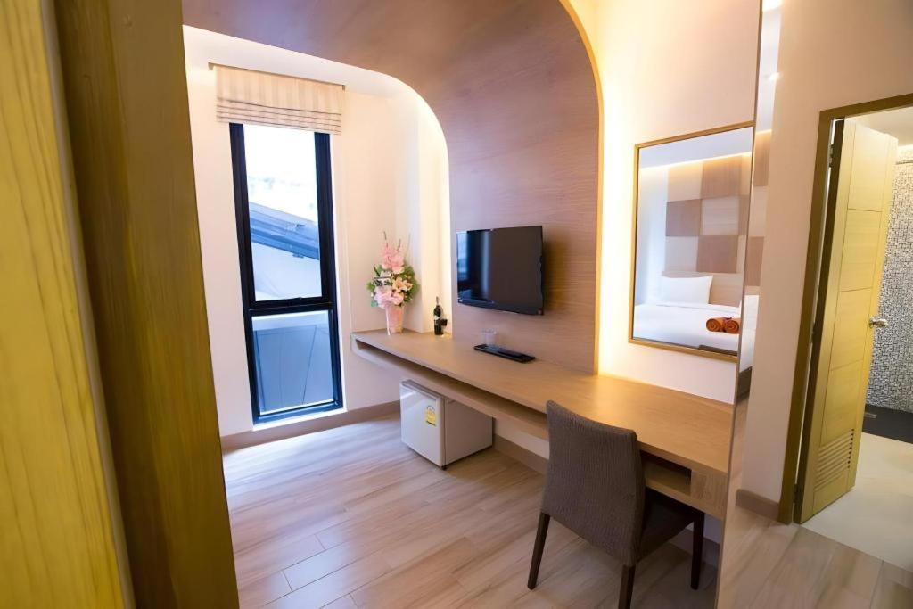 P.72 Hotel Паттайя Экстерьер фото
