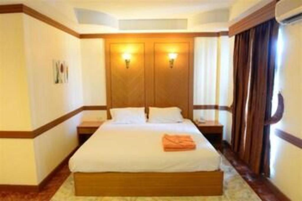 P.72 Hotel Паттайя Экстерьер фото